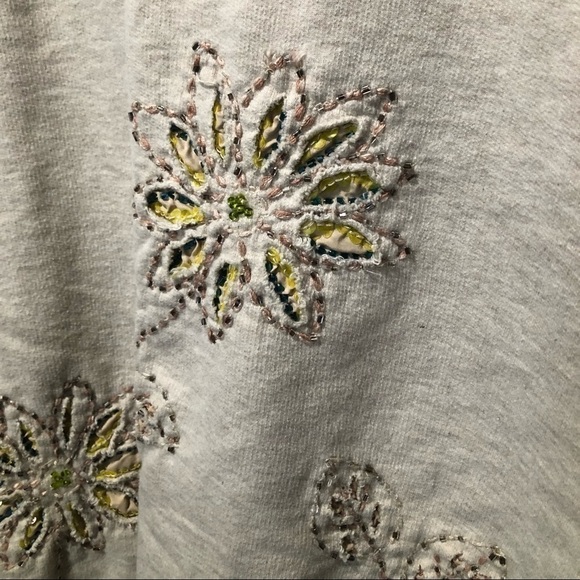 Susan Bristol size medium long sleeve flower design on front - Picture 9 of 11